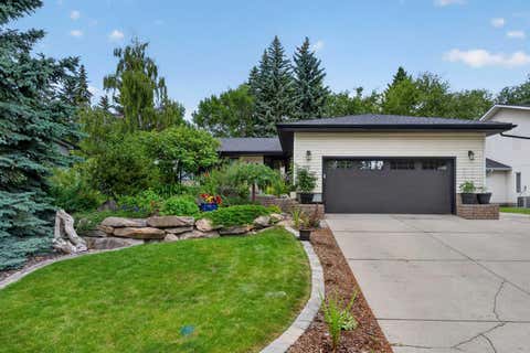 Photo of 22 Varmoor Place NW, Calgary, AB T3A 0A1 (MLS # A2330344)