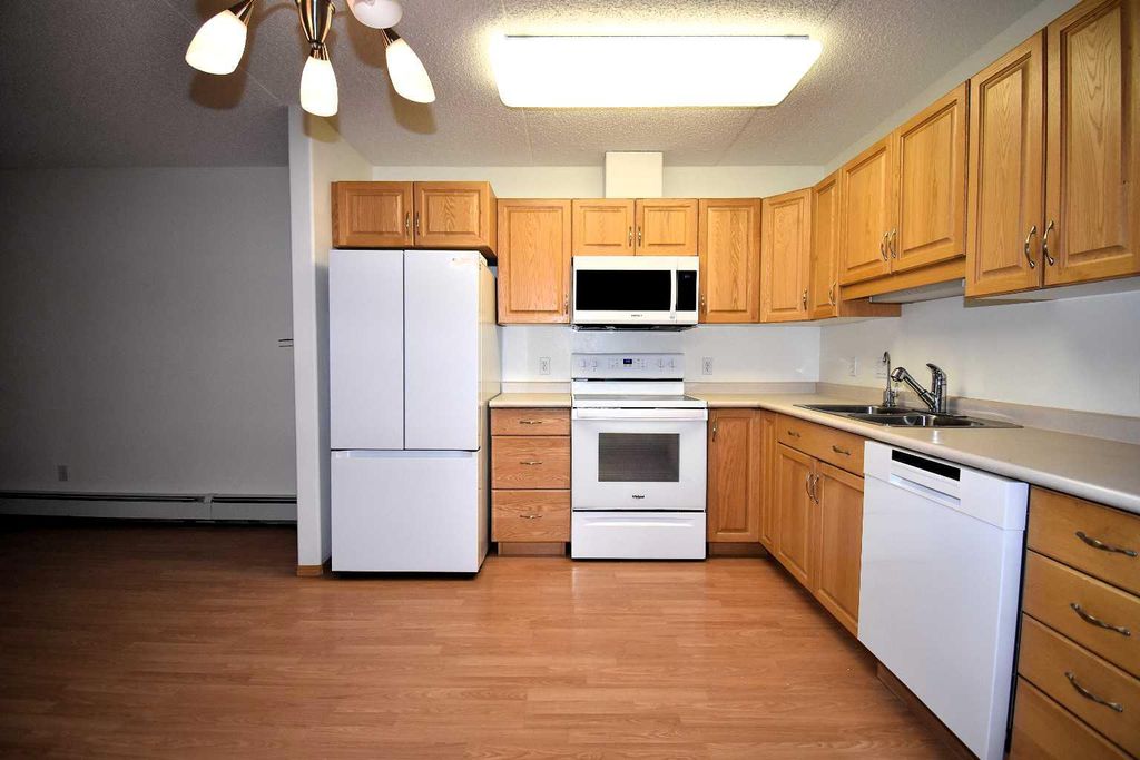 Photo of 777 48 Street #202, Edson, AB T7E 1Z6 (MLS # A2283386)