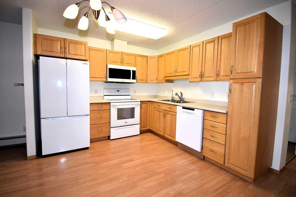 Photo of 777 48 Street #202, Edson, AB T7E 1Z6 (MLS # A2283386)