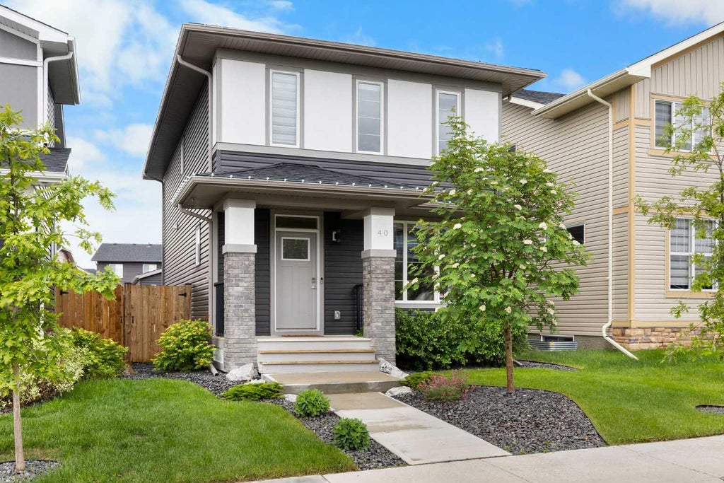 Photo of 40 Dawson Harbour Villas, Chestermere, AB T1X 2A3 (MLS # A2320637)
