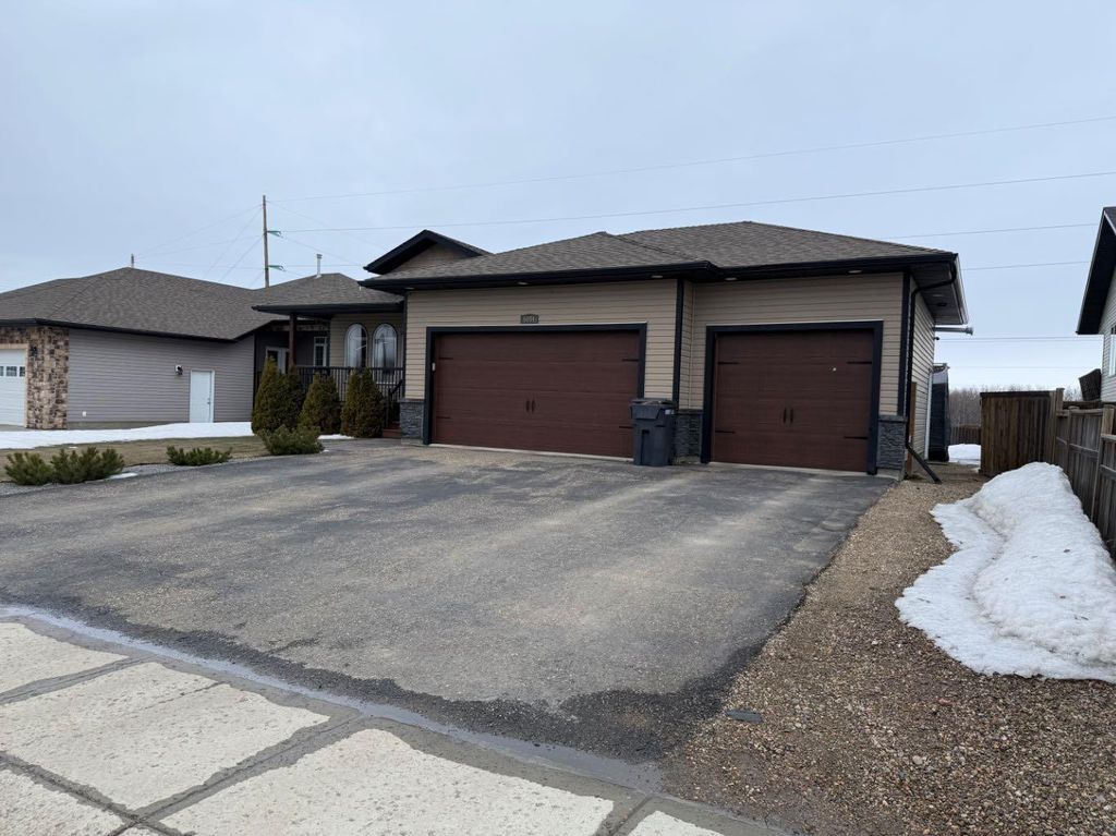 Photo of 5004 55 Avenus, Blackfoot, AB T0B 0L0 (MLS # A2299868)