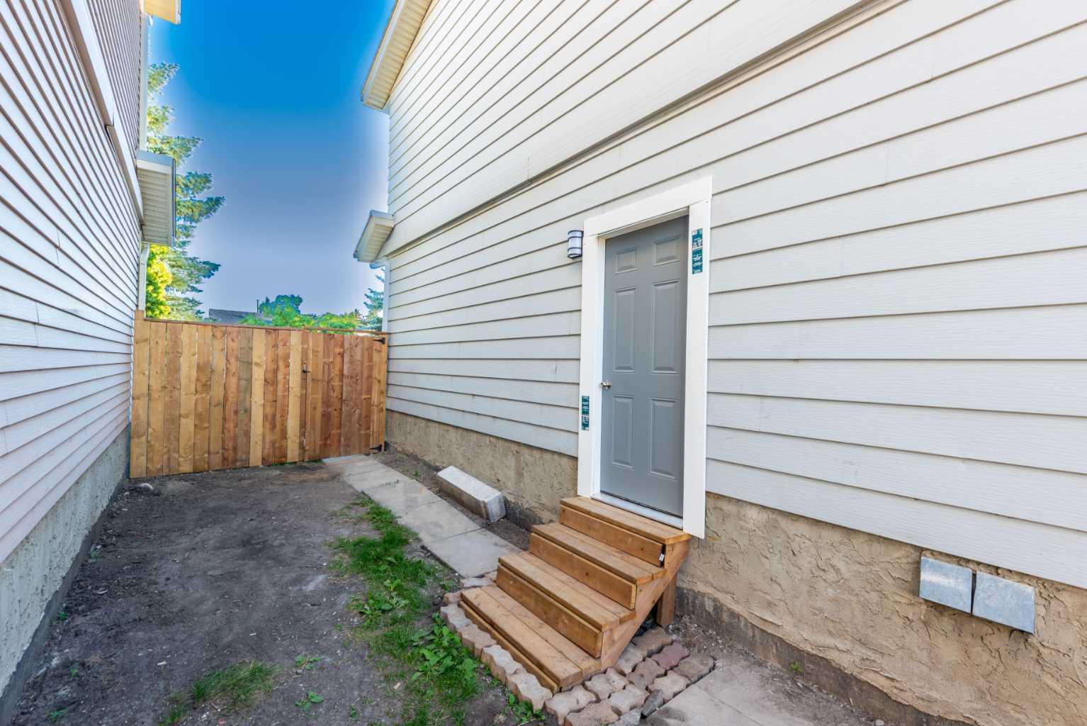 11 Erin Ridge Road SE