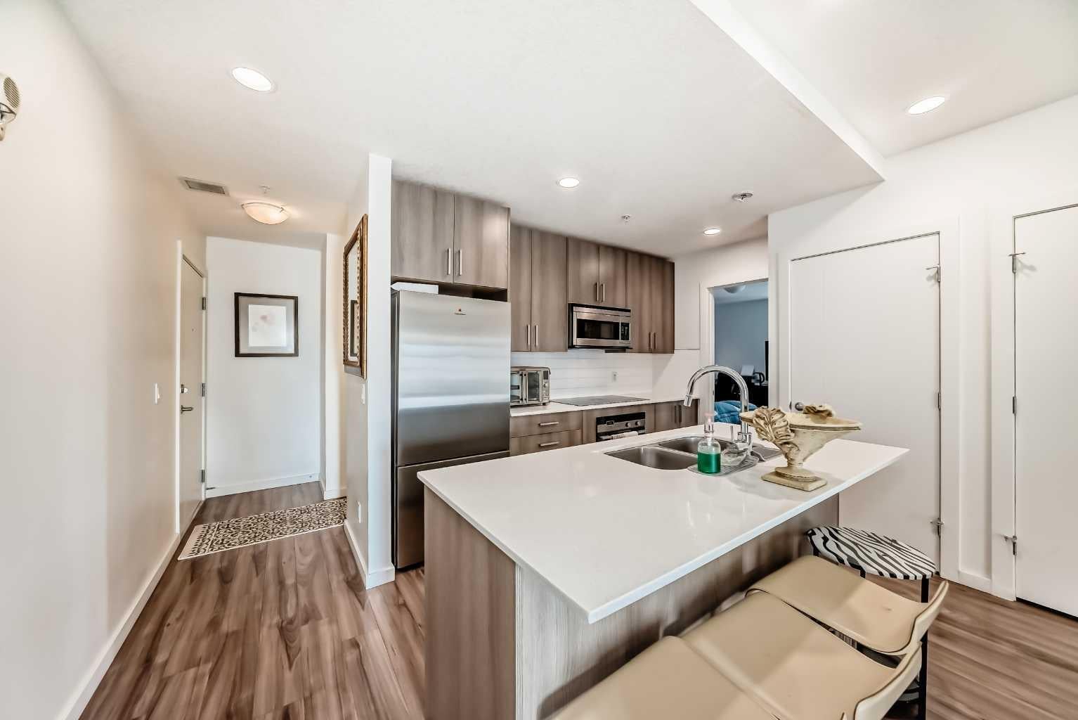 1629 38 Street SW 202