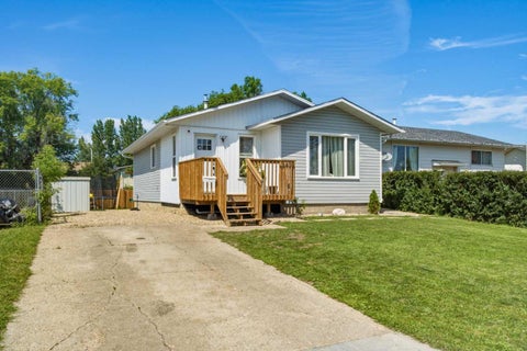 Photo of 9410 80 Avenue, Grande Prairie, AB T8V 5J4 (MLS # A2320118)