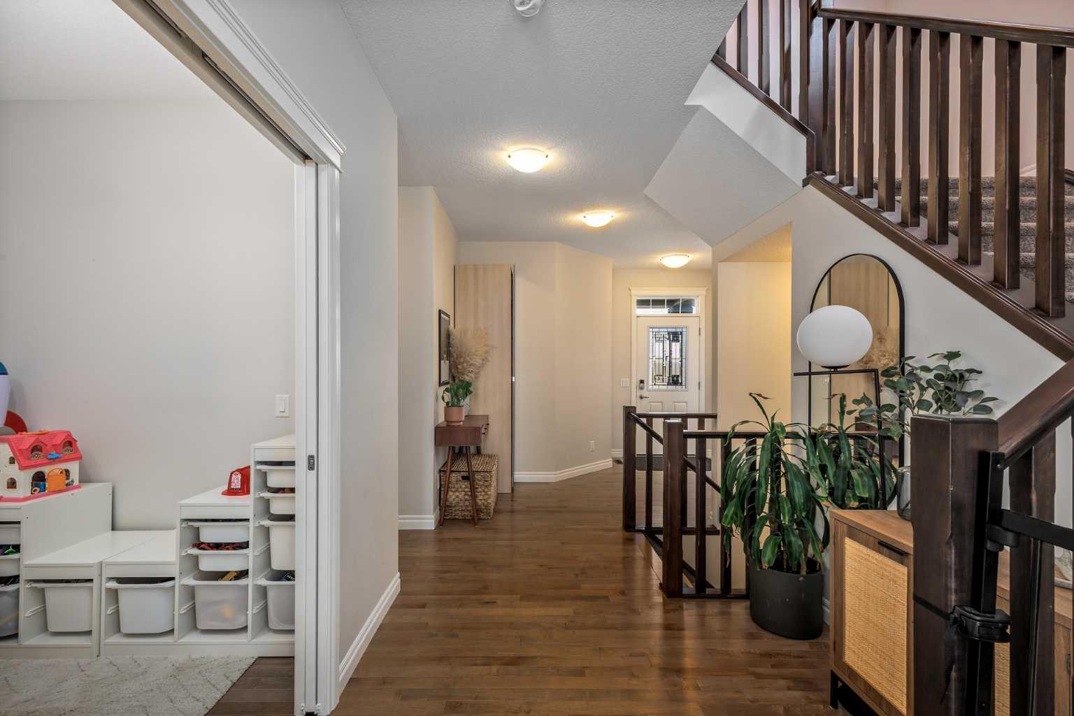 192 Nolanhurst Heights NW