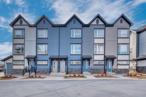 15 Evanscrest Park NW 406 Calgary AB T3R 1V5