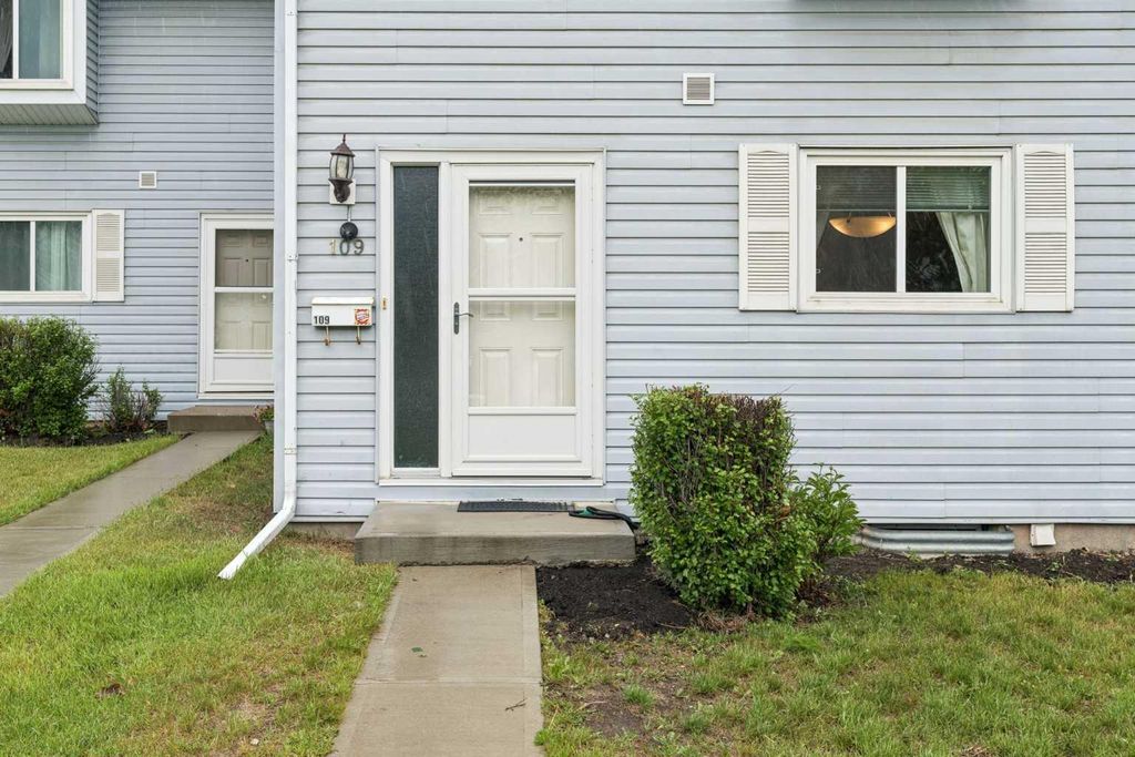 Photo of 4810 40 Avenue SW #109, Calgary, AB T3E 1E5 (MLS # A2317105)