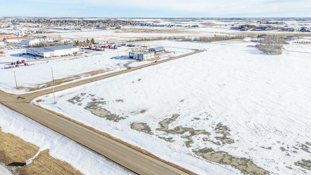 Photo of 7501 50 Avenue, Stettler, AB T4K 0B3 (MLS # A2292074)