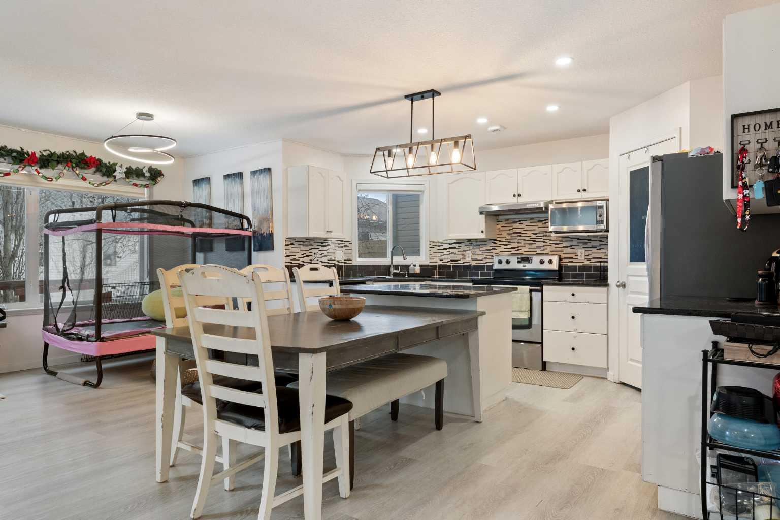 140 Fairways Drive NW