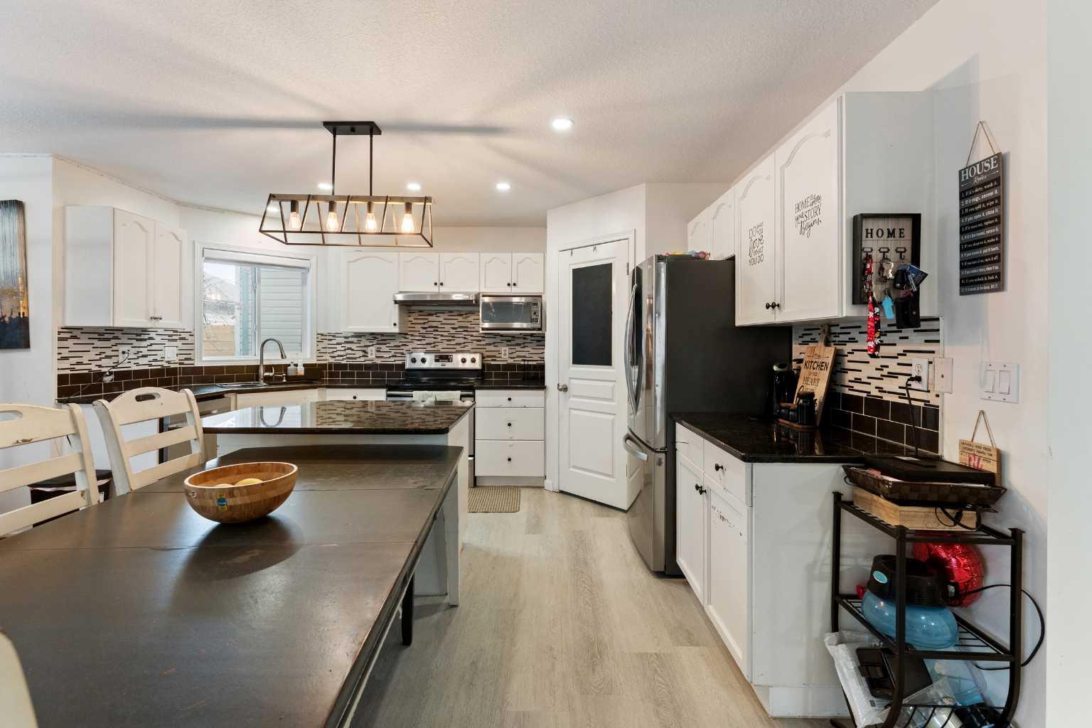 140 Fairways Drive NW