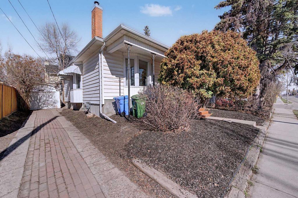 Photo of 1815 4 Street NW, Calgary, AB T2M 2Z3 (MLS # A2307233)