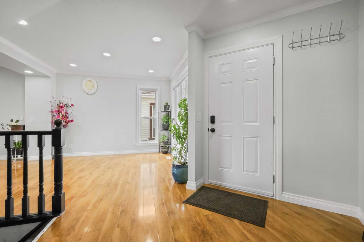 140 Coventry Green NE