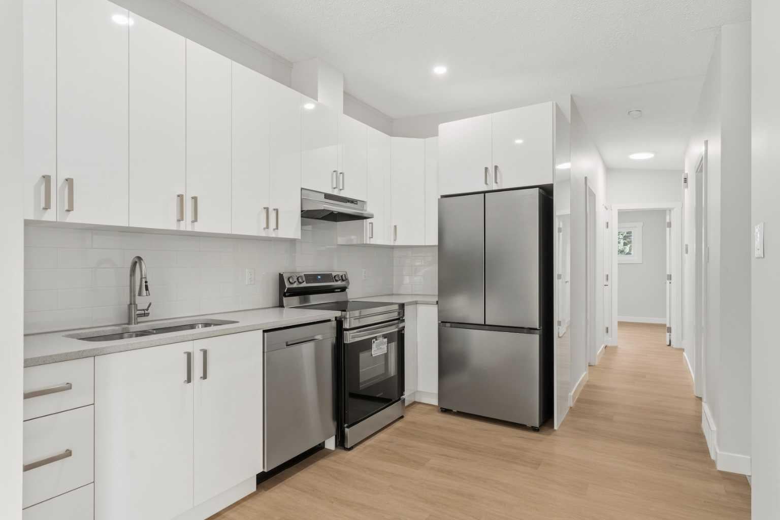 30 / 32 Dalton Bay NW