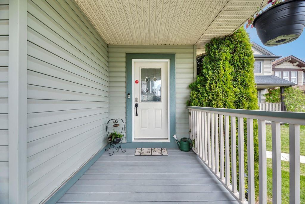 Photo of 250 Prestwick Close SE, Calgary, AB T2Z 4Y4 (MLS # A2311753)