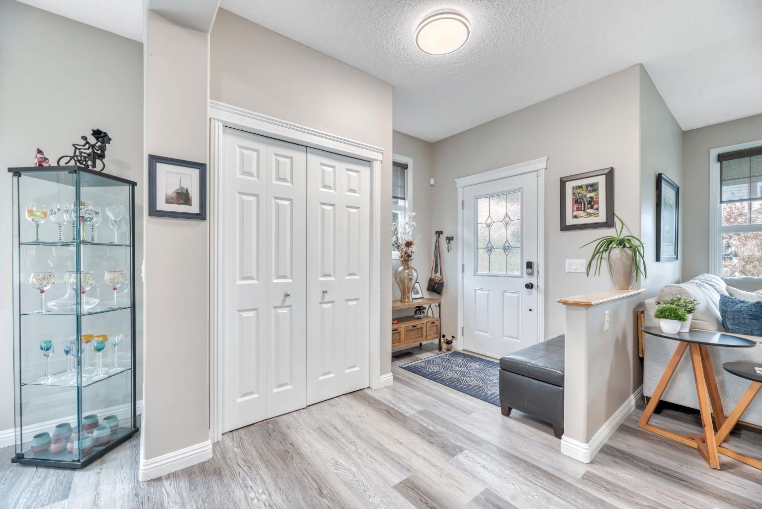 250 Prestwick Close SE