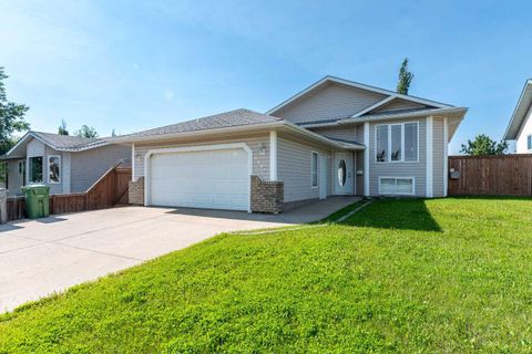 Photo of 6601 39 Street, Lloydminster, AB T9V 2Y3 (MLS # A2329180)