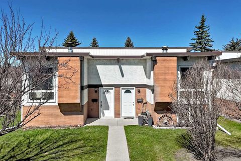 Photo of 241 Pinemont Road NE, Calgary, AB T1Y 2R4 (MLS # A2307106)