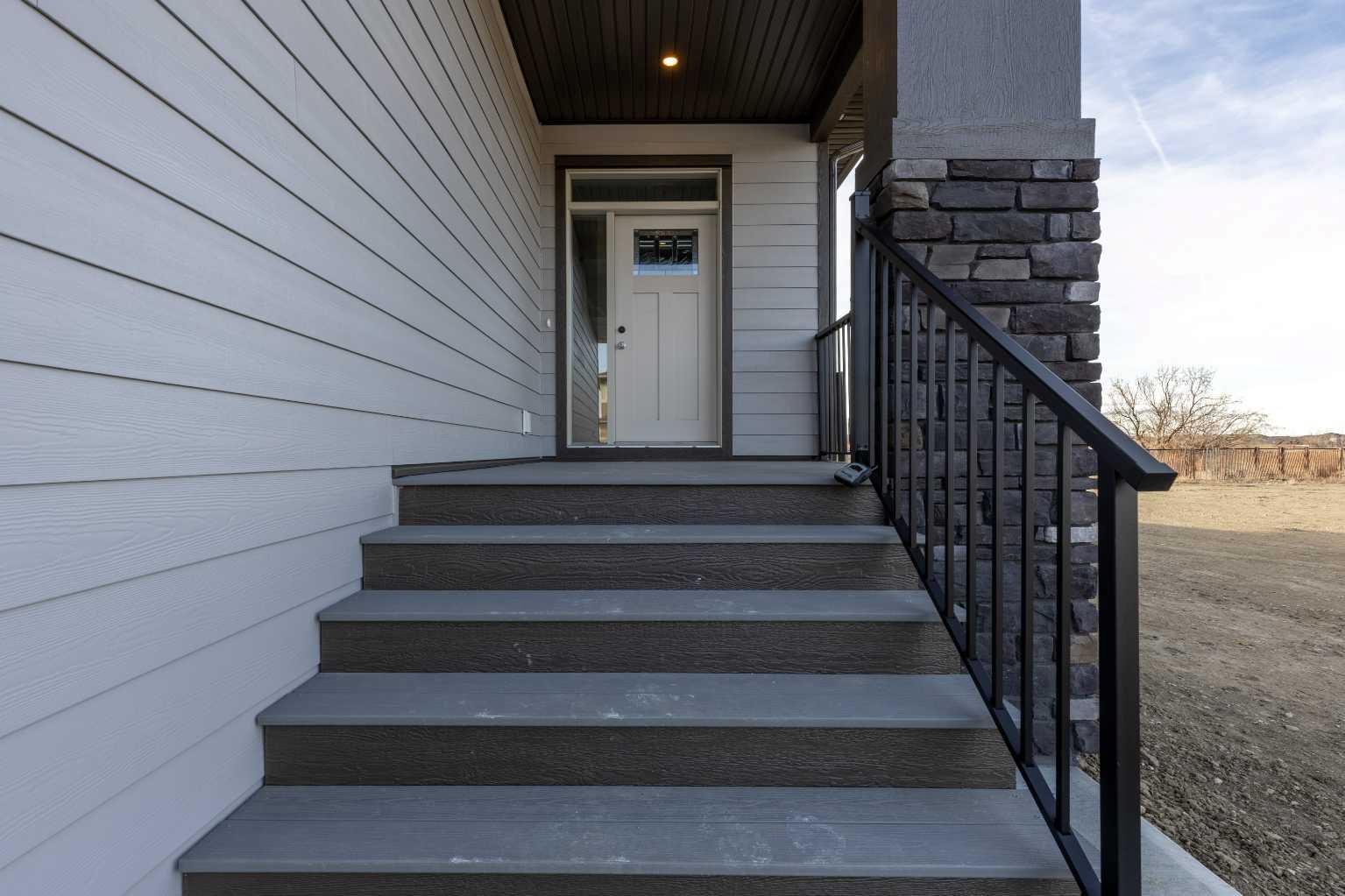 322 Canyon Meadows Road W