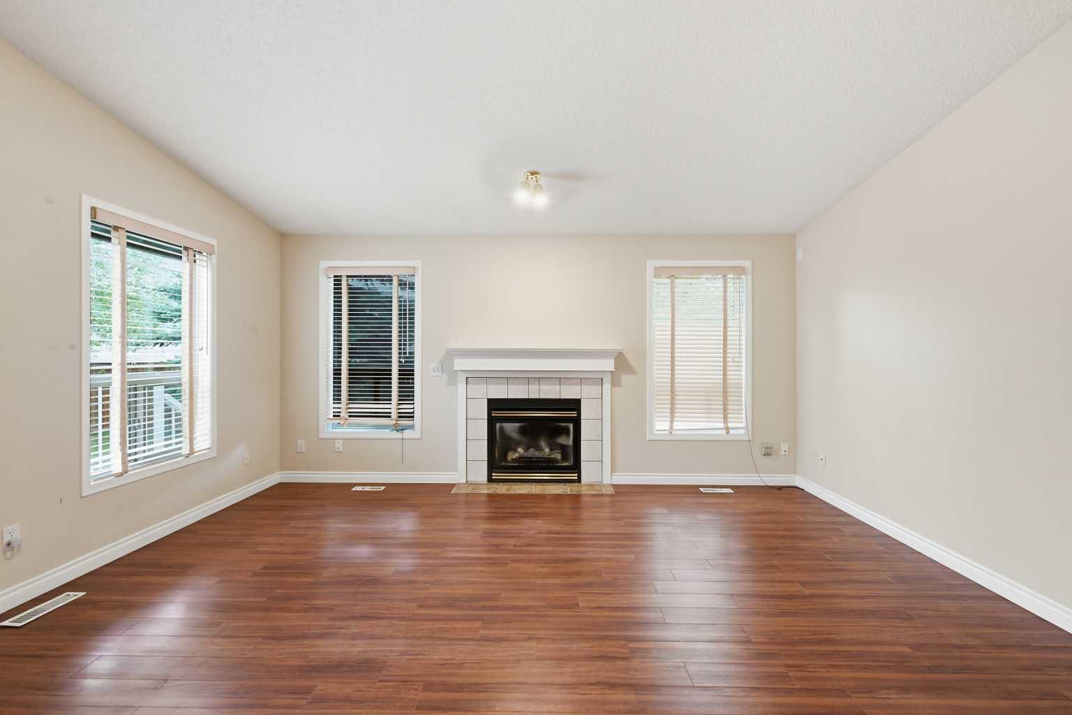 25 Tararidge Circle NE