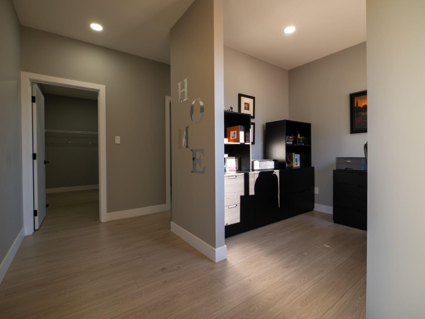 57 Goldenrod Place W