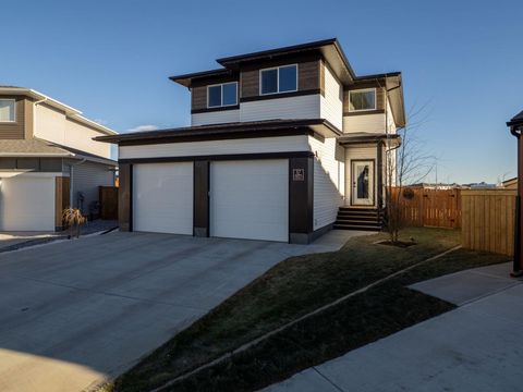 57 Goldenrod Place W Lethbridge AB T1J 5W9
