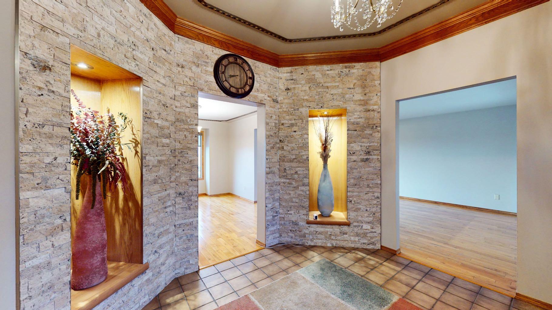 610 Ross Glen Drive SE