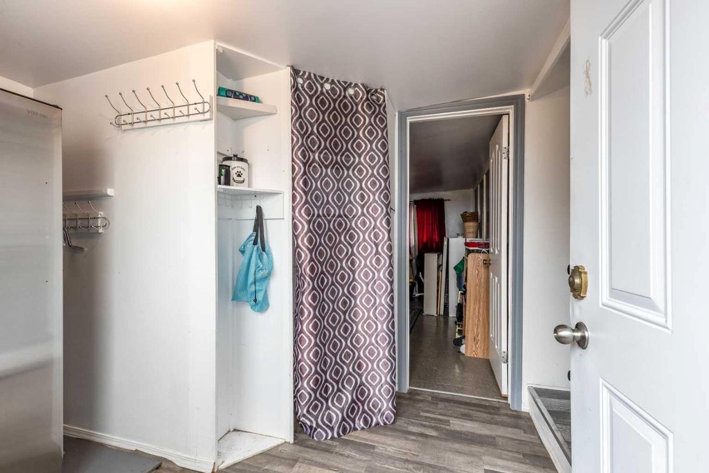 Photo of 839 10 Avenue SW #5, Medicine Hat, AB T1A 7N5 (MLS # A2337423)