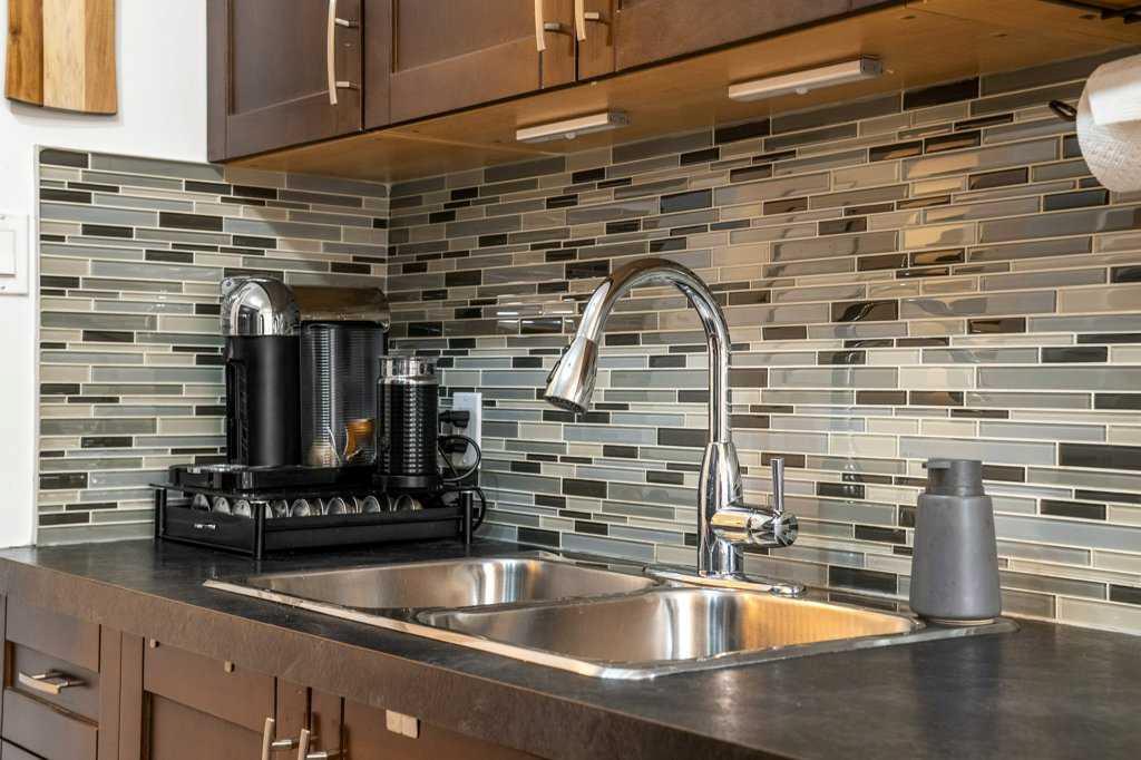 312 15 Avenue NE 101