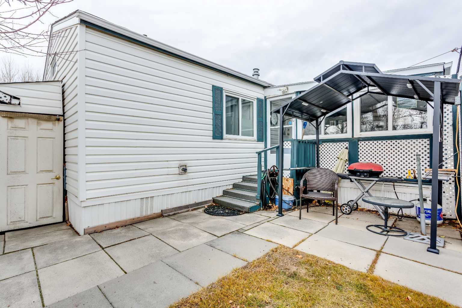 99 Arbour Lake Road NW 224