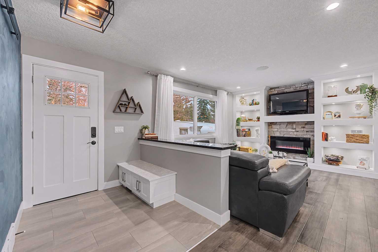 32 Sinclair Crescent SW