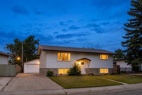 Photo of 152 Maddock Way NE, Calgary, AB T2A 3X3 (MLS # A2336981)