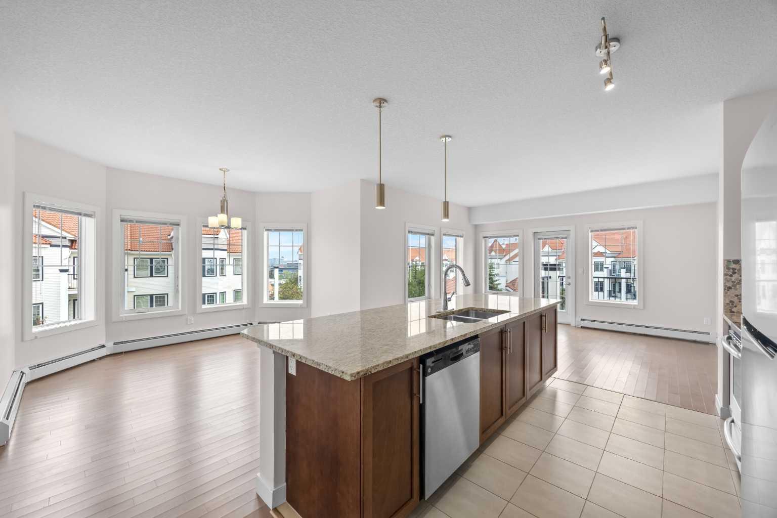 20 Royal Oak Plaza NW 444