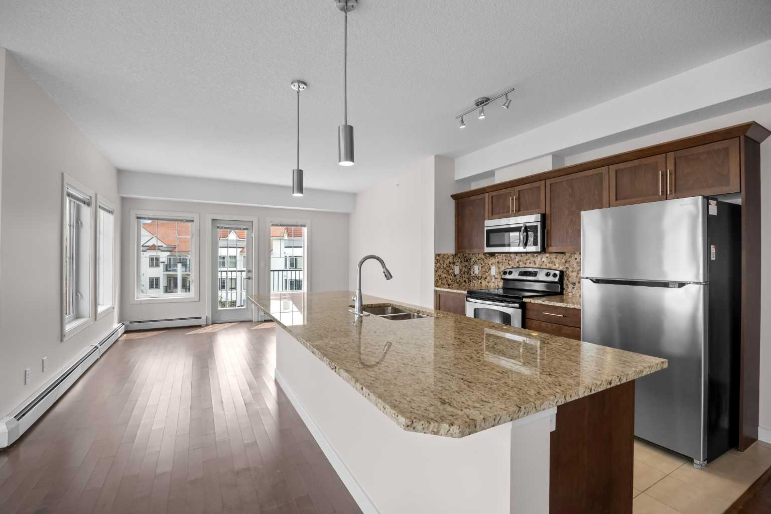 20 Royal Oak Plaza NW 444