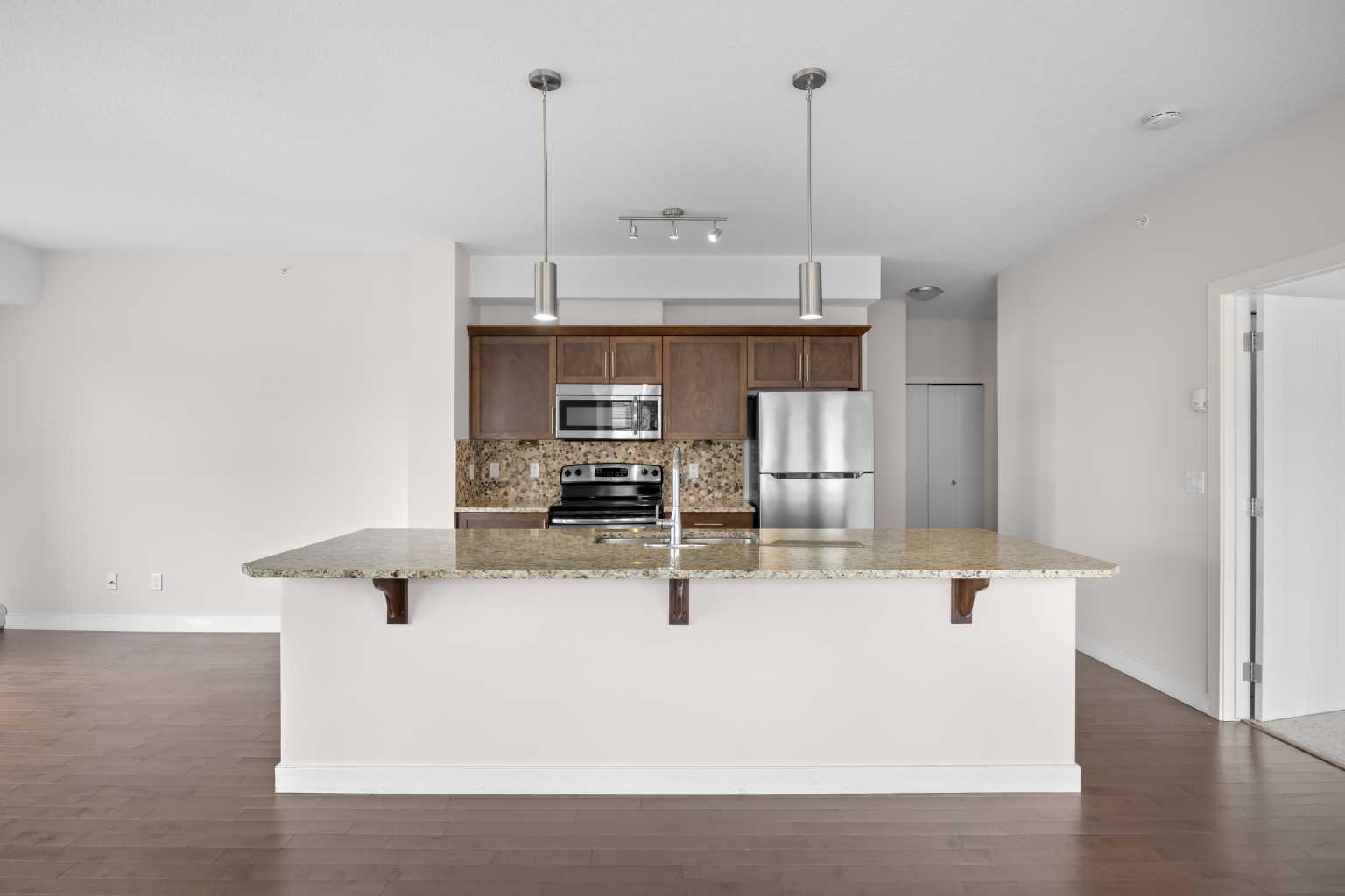 20 Royal Oak Plaza NW 444