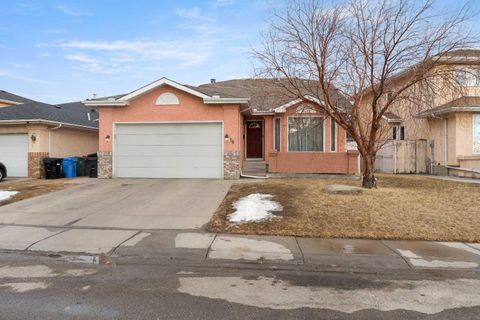 Photo of 18 Coral Sands Place NE, Calgary, AB T3J 3J3 (MLS # A2292097)