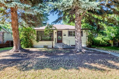 Photo of 6012 33 Avenue NW, Calgary, AB T3B 1K3 (MLS # A2331463)