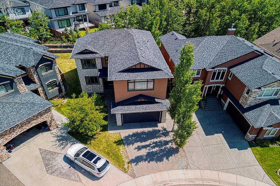 16 Rockcliff Point NW