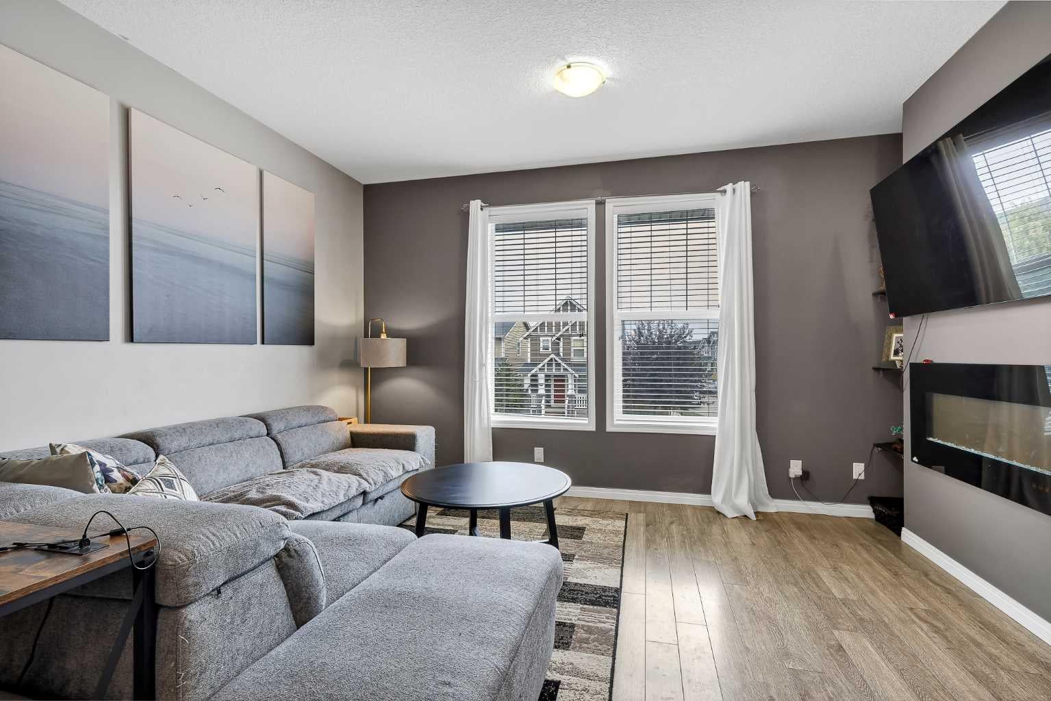 280 Williamstown Close NW 302