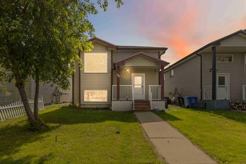 Photo of 113 Lightbown Way, Fort McMurray, AB T9K 2R1 (MLS # A2320926)