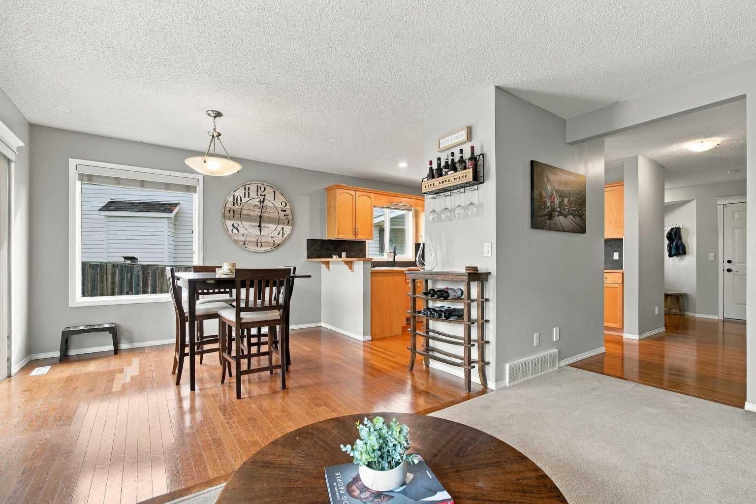 115 Evansmeade Crescent NW