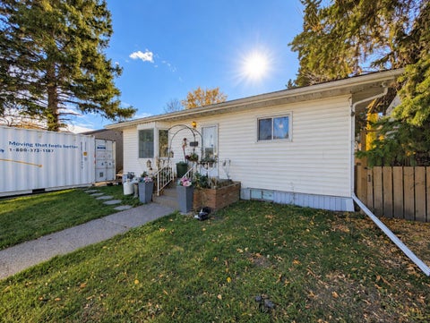 Photo of 8119 34 Avenue NW, Calgary, AB T3B 1P8 (MLS # A2348645)
