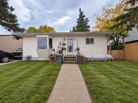 Photo of 8119 34 Avenue NW, Calgary, AB T3B 1P8 (MLS # A2348645)