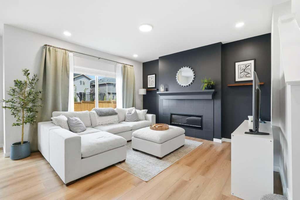 Photo of 557 Baywater Manor SW, Airdrie, AB T4B 5R7 (MLS # A2336115)