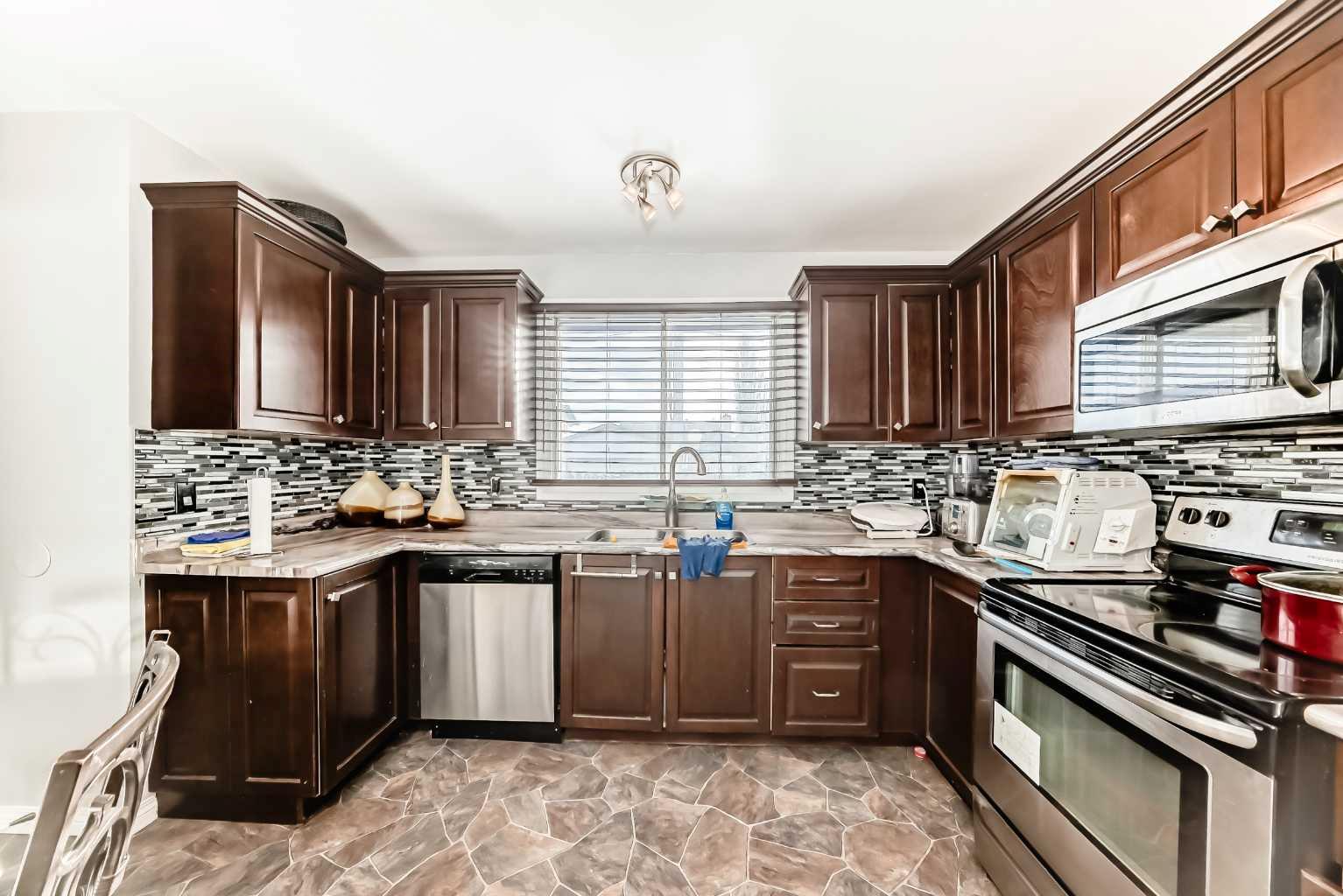 6944 Temple Drive NE