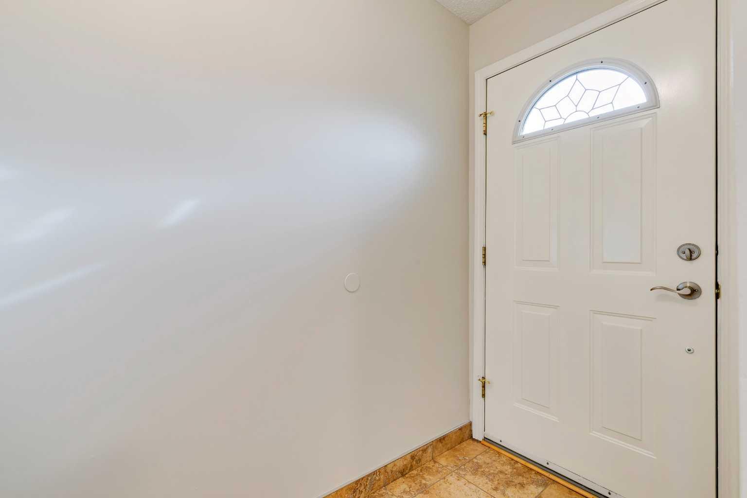 4 Lake Huron Place SE