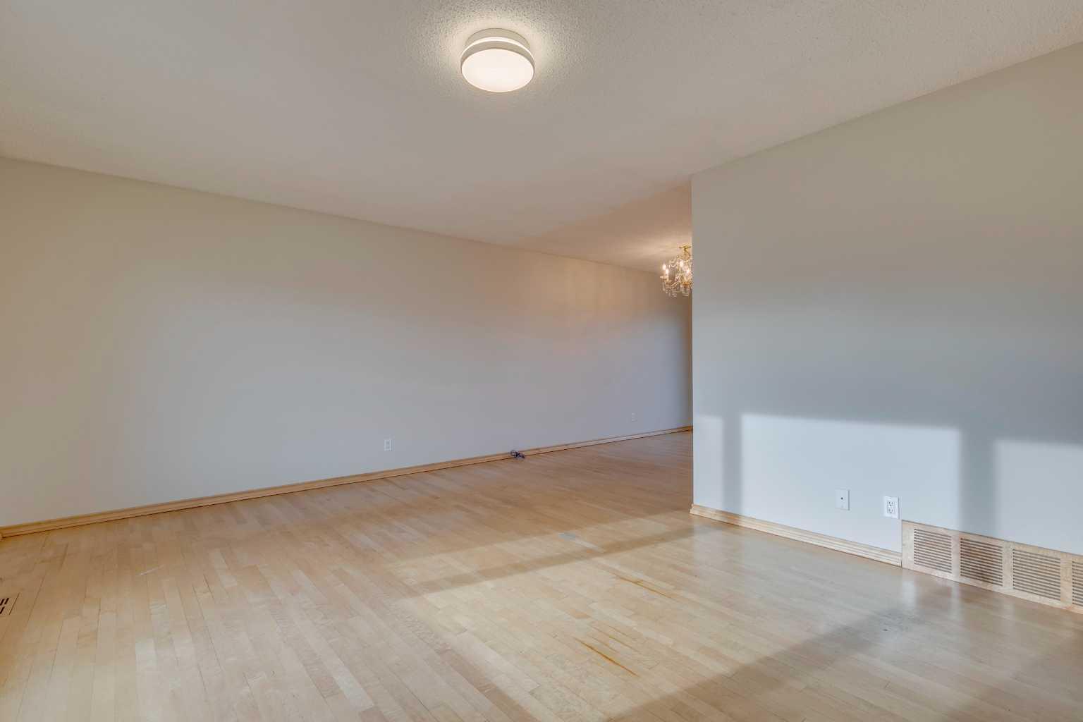 4 Lake Huron Place SE