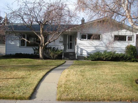 Photo of 31 Gateway Drive SW, Calgary, AB T3E 4J8 (MLS # A2302148)