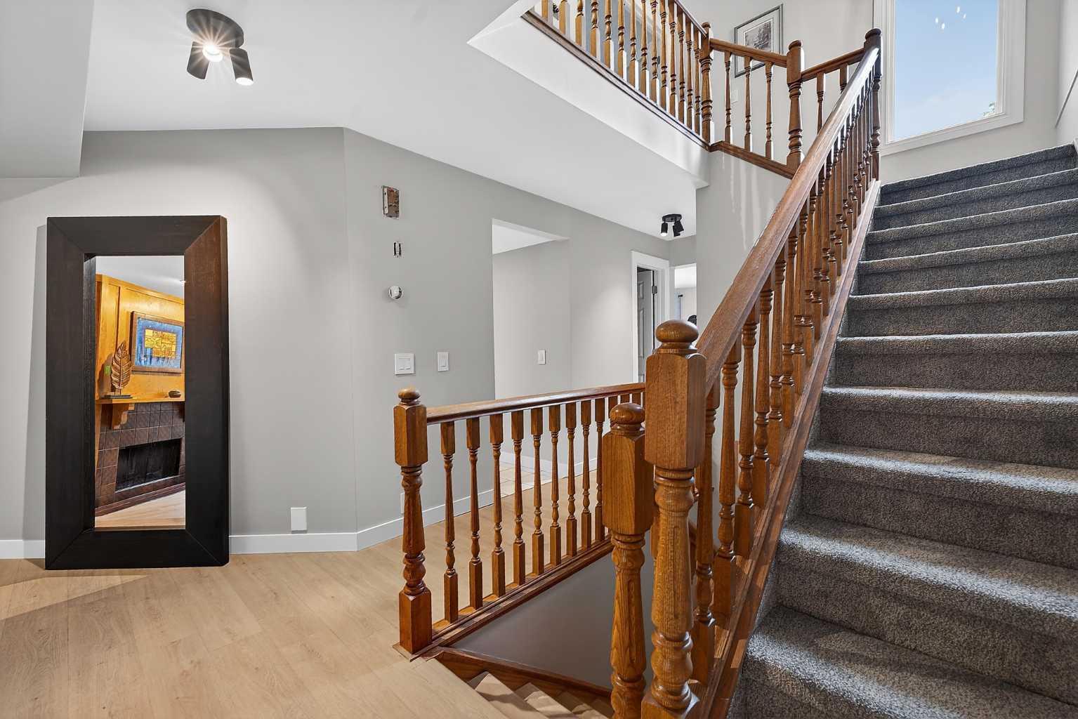 448 Strathcona Drive SW 4