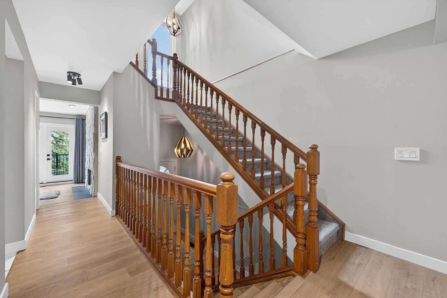 448 Strathcona Drive SW 4