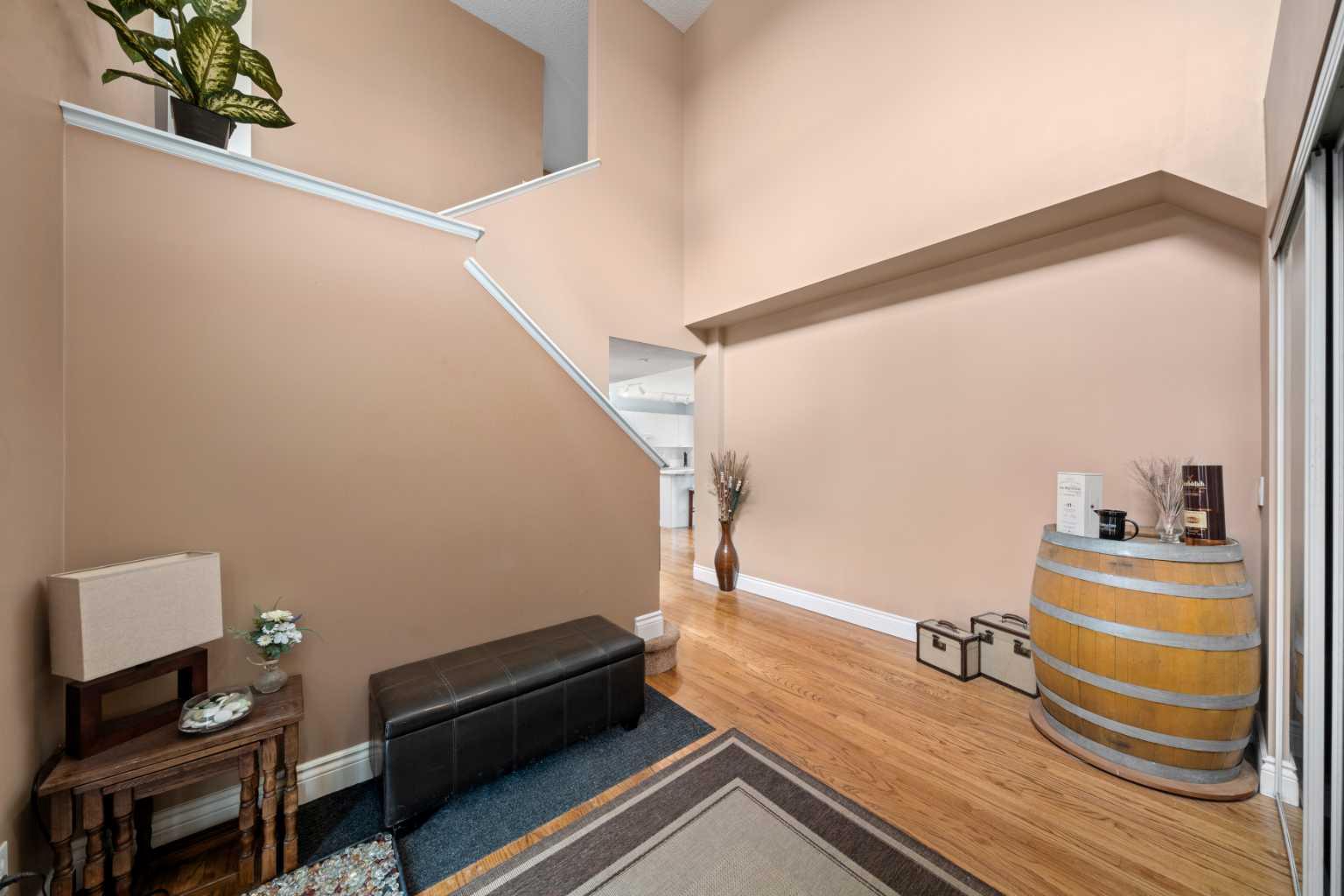 66 Crystalridge Crescent